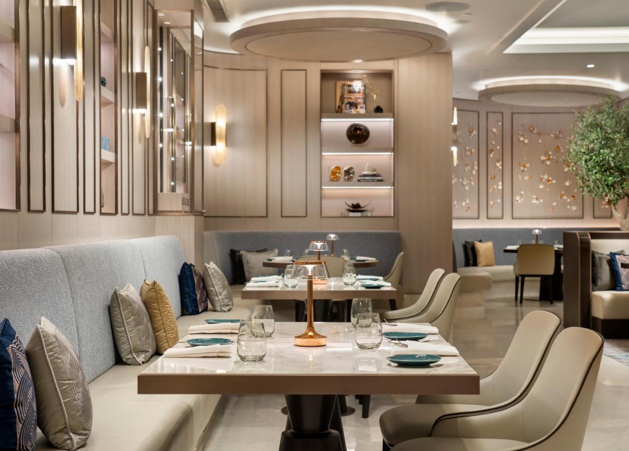 Address Istanbul Hotell Eksteriør bilde The interior of the restaurant