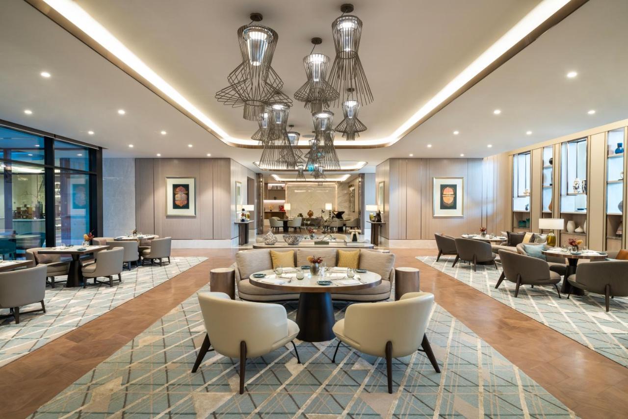 Address Istanbul Hotell Eksteriør bilde The Club at London Heathrow Airport
