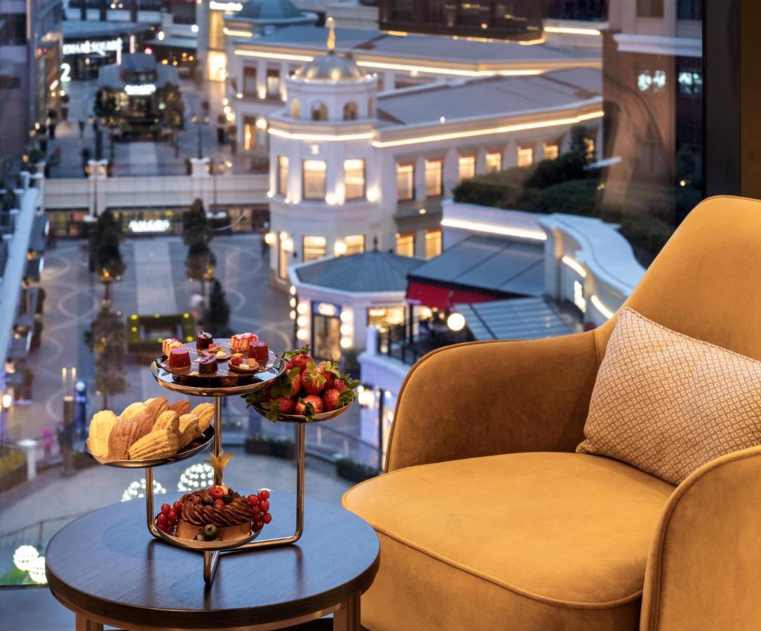 Address Istanbul Hotell Eksteriør bilde Afternoon tea at The Landmark, Hong Kong