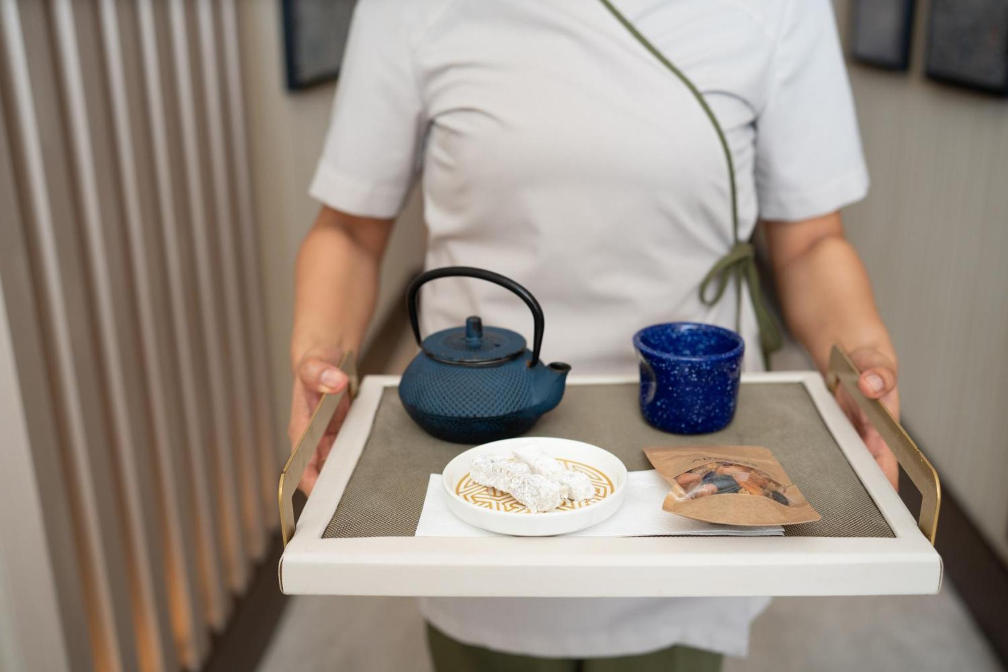 Address Istanbul Hotell Eksteriør bilde A tray