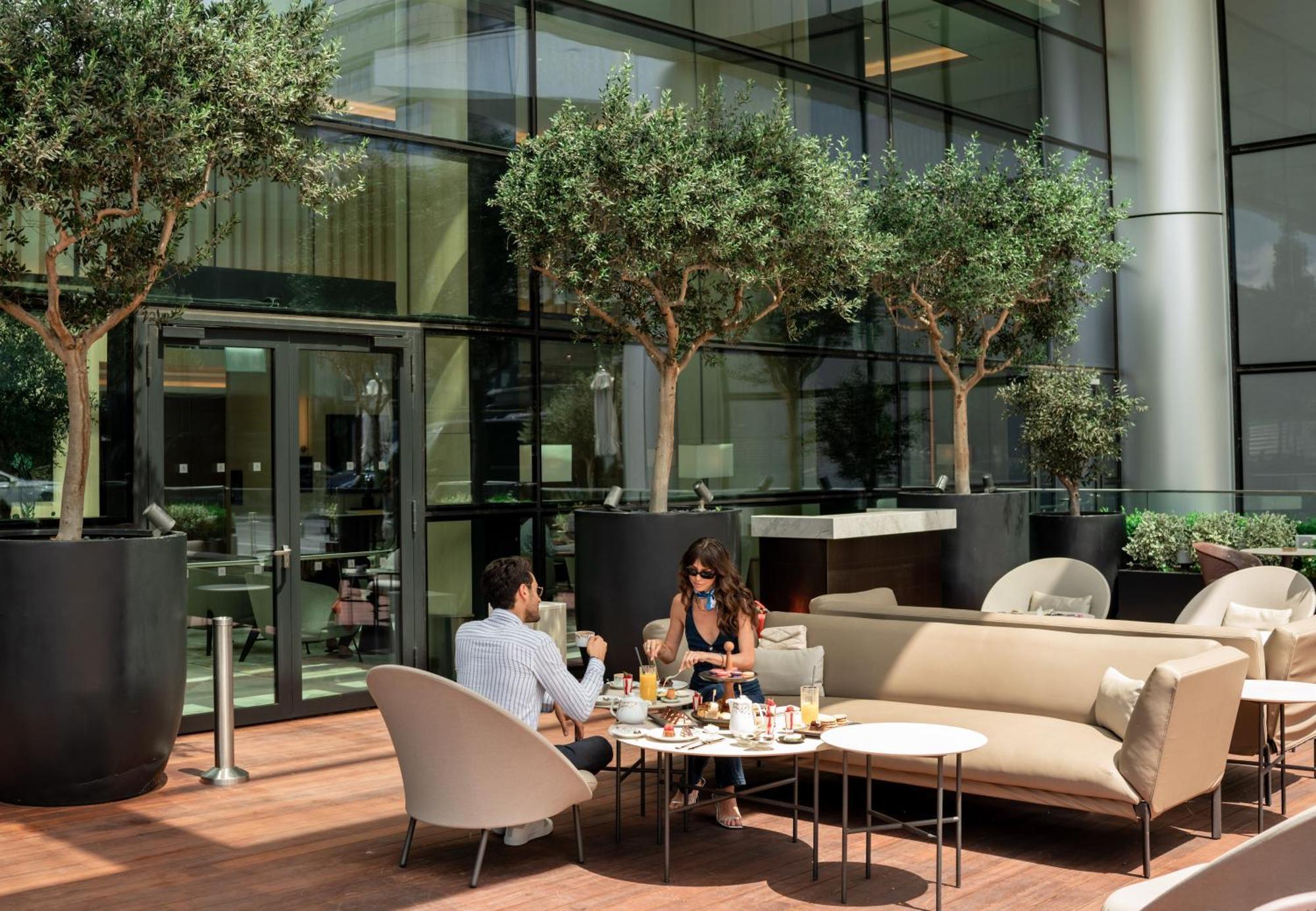 Address Istanbul Hotell Eksteriør bilde The lounge at the airport